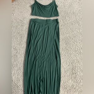 Two piece set skirt with slit in the side